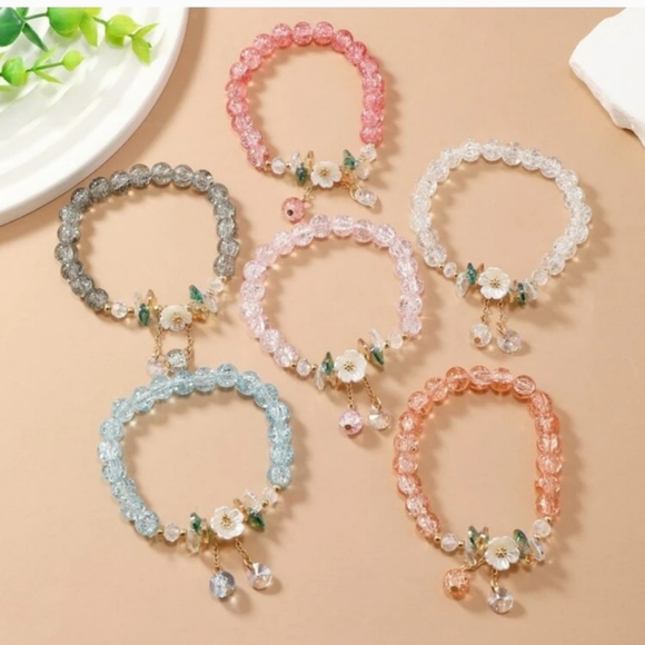 NEW Floral beaded boho bracelet with dangling faceted Crystal beads - Picture 4 of 6